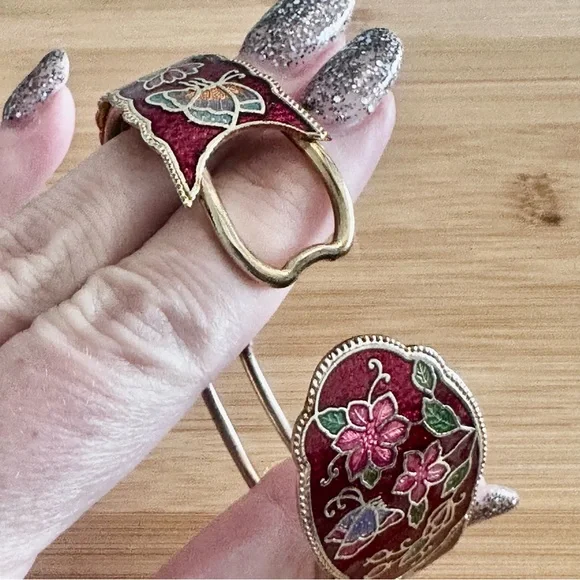 Vintage Cloisonné Hinged Bracelet Flowers and Butterfly Red Bangle Bracelet - Picture 7 of 7